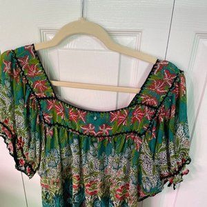 I.C.E. Green Gathered Short Sleeve Top Size 10